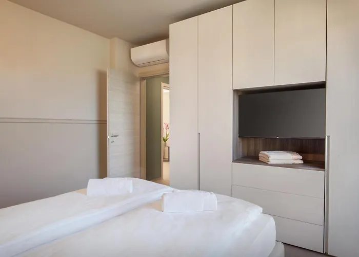 Carlotta * لاتيزي