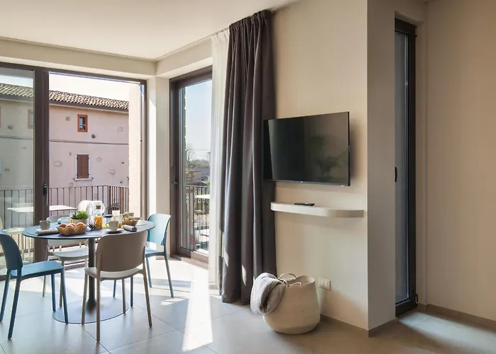 Carlotta * لاتيزي