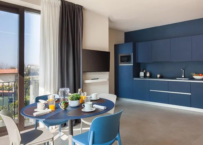 Carlotta * لاتيزي